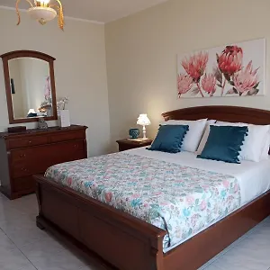  Apartment Lorenzo Guest With Free Private Parking-- Cantieri Culturali Italy