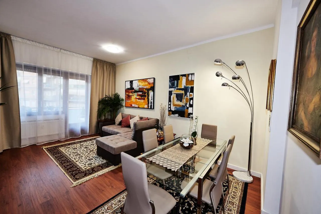 Vatican Luxury - Parking In Private Garage - Meospiti Luxury Rome Apartment